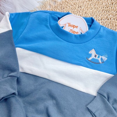 Conj. Casaco Listrado Cavalinho de Brinquedo e Calça de Moletom - Azul Bebê, Off White e Chumbo